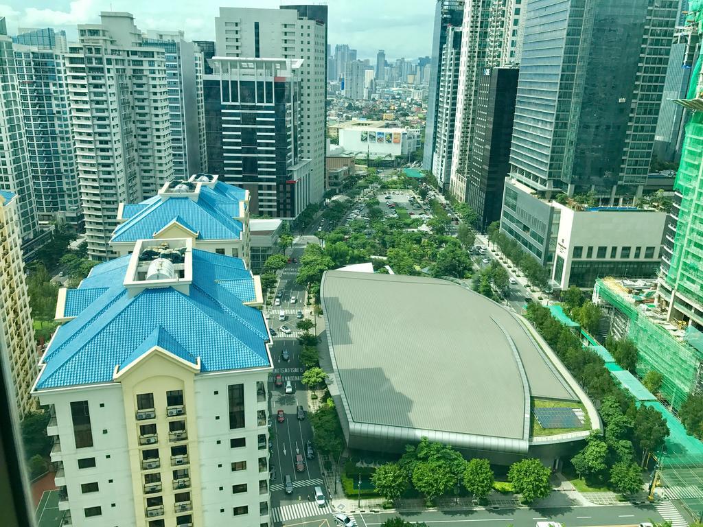 Forbestown Place At The Fort Bgc Taguig Exterior photo